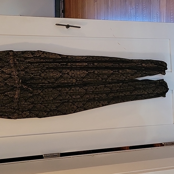 Old Navy Black & Gold Sleeveless Jumpsuit sz M - Picture 3 of 5